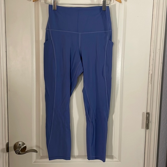 Lululemon align crops with pockets - Picture 2 of 4